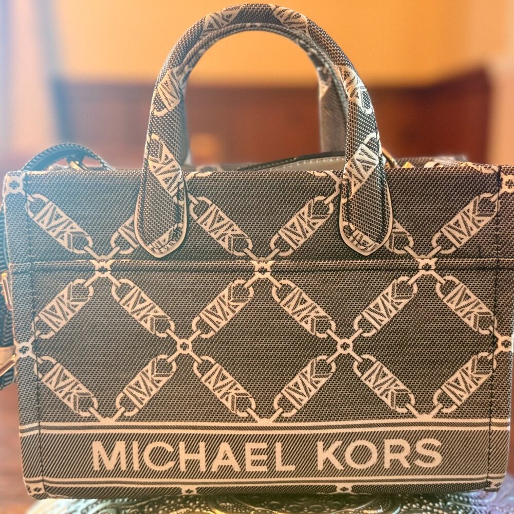 5 Micheal Kors Handbags and 1 Guess (orange)